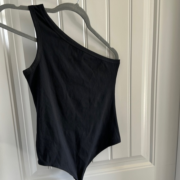 Brand new SPANX asymmetrical bodysuit - Picture 2 of 3